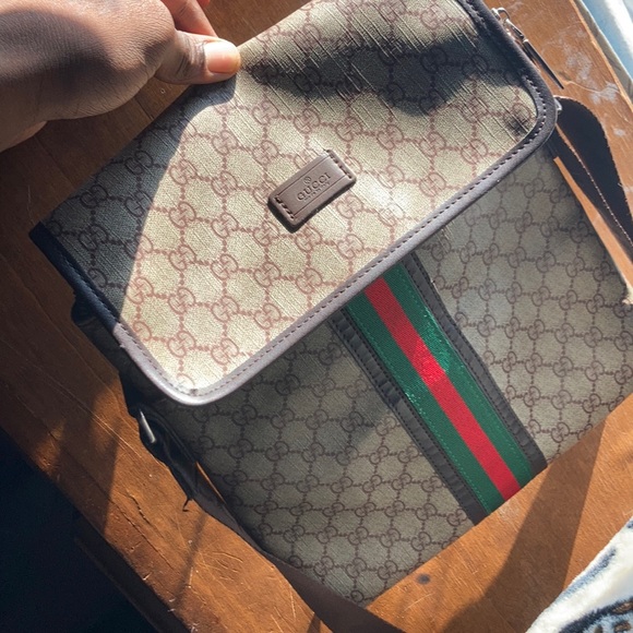 I don’t want it I got a new Louie Vuitton bag - Picture 3 of 6